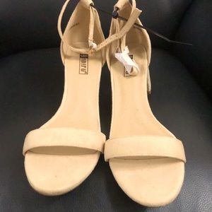 IDIFU 3 inch sandals for women. Size: 8; Color: Tan/Light Brown.